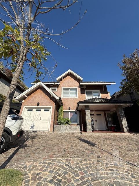 Foto de Casa 5 ambientes con pileta en venta - Barrancas de Guido - Quilmes, imagen 3