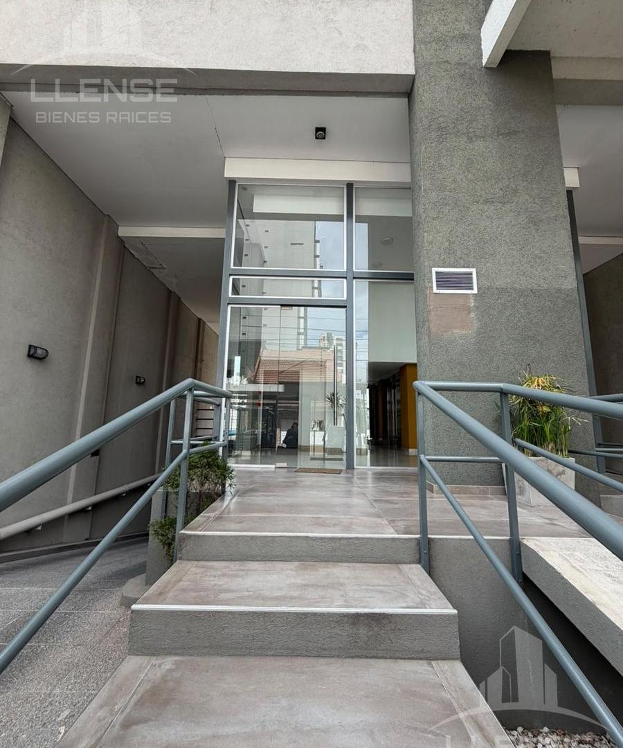 Foto de Departamento 2 ambientes con balcón y cochera subterranea en venta, imagen 4