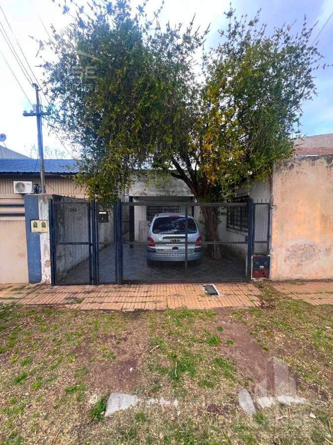 Foto de Casa 3 ambientes con amplio jardín en venta - Ezpeleta Oeste, imagen 2
