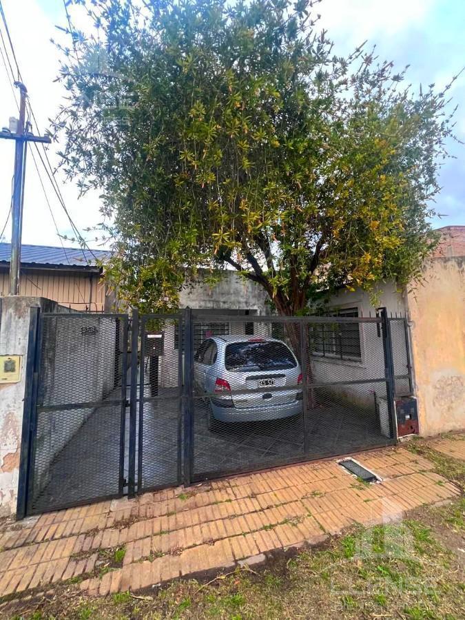 Foto de Casa 3 ambientes con amplio jardín en venta - Ezpeleta Oeste, imagen 1