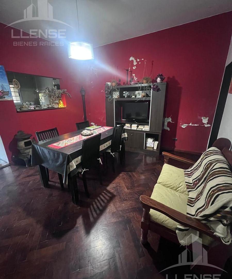 Foto de Casa 3 ambientes con amplio jardín en venta - Ezpeleta Oeste, imagen 4