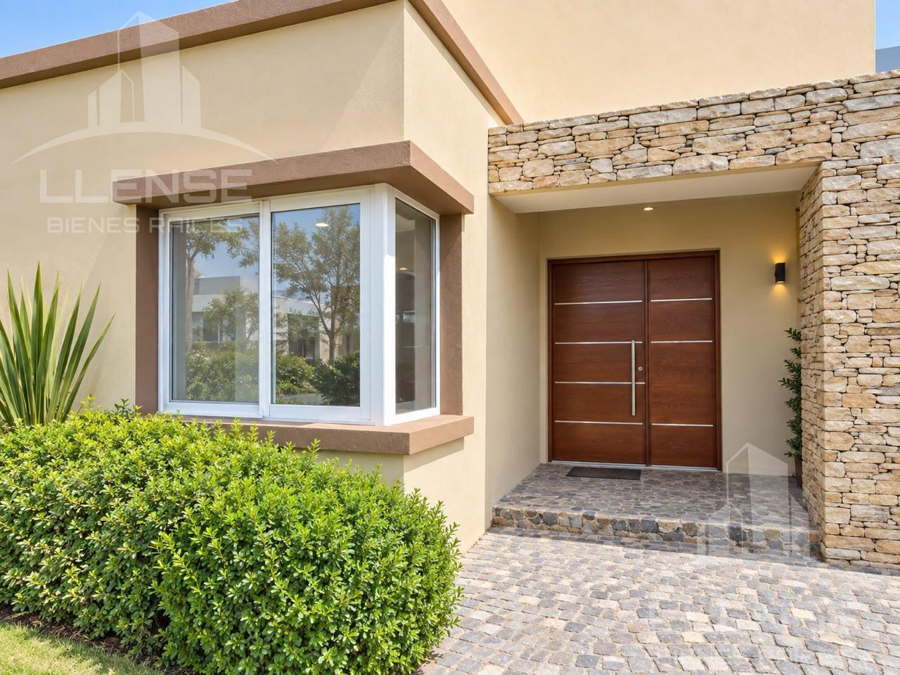 Foto de Casa 5 ambientes con pileta lote interno - en venta - Fincas de Iraola, imagen 3