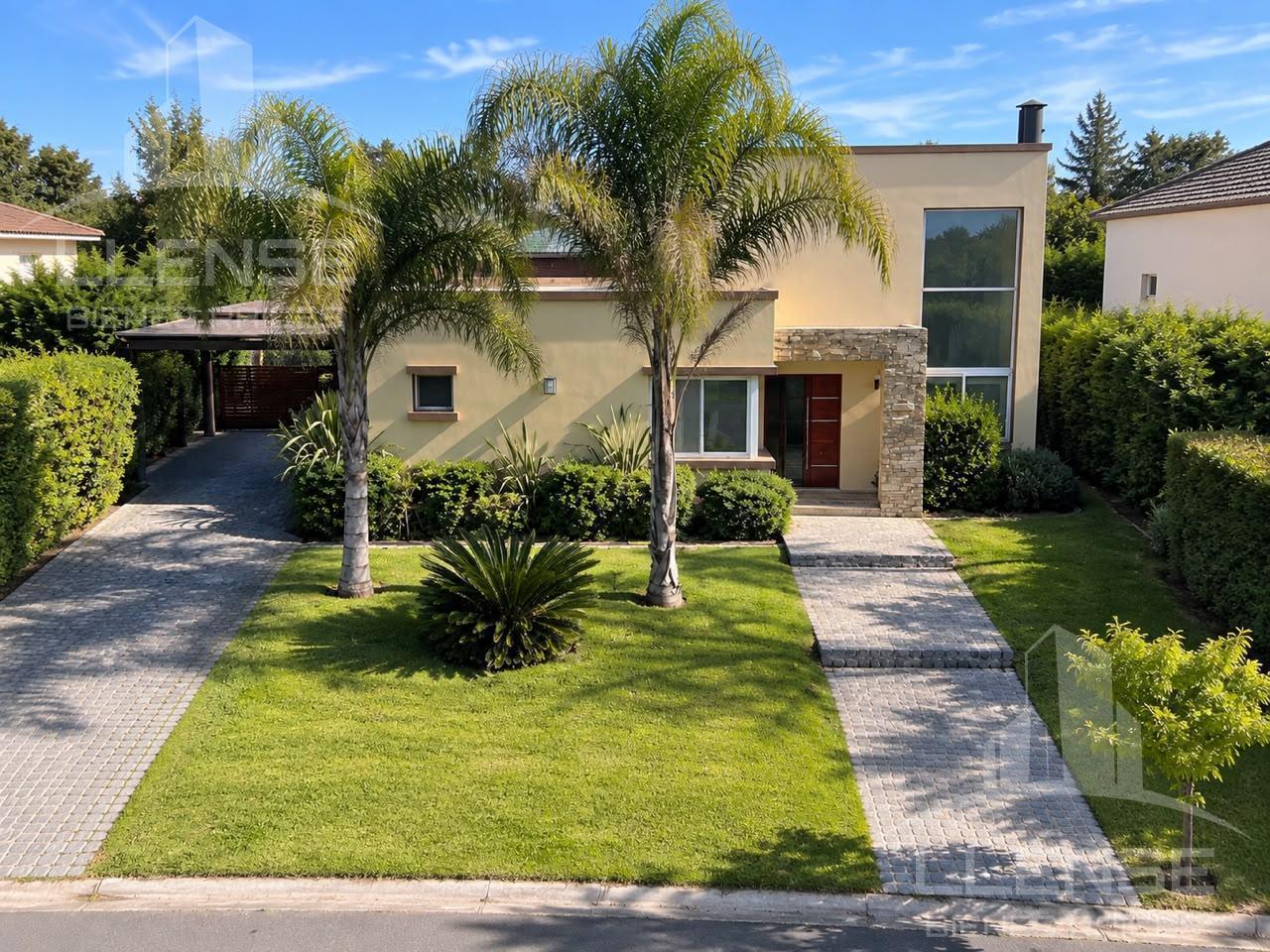 Foto de Casa 5 ambientes con pileta lote interno - en venta - Fincas de Iraola, imagen 2
