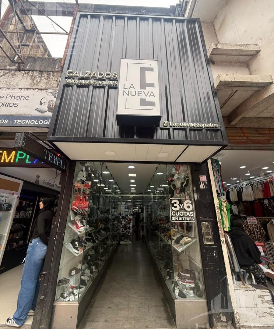 Foto de Local 210m2 desarrollado en 2 plantas con baños y cocina en alquiler, imagen 1
