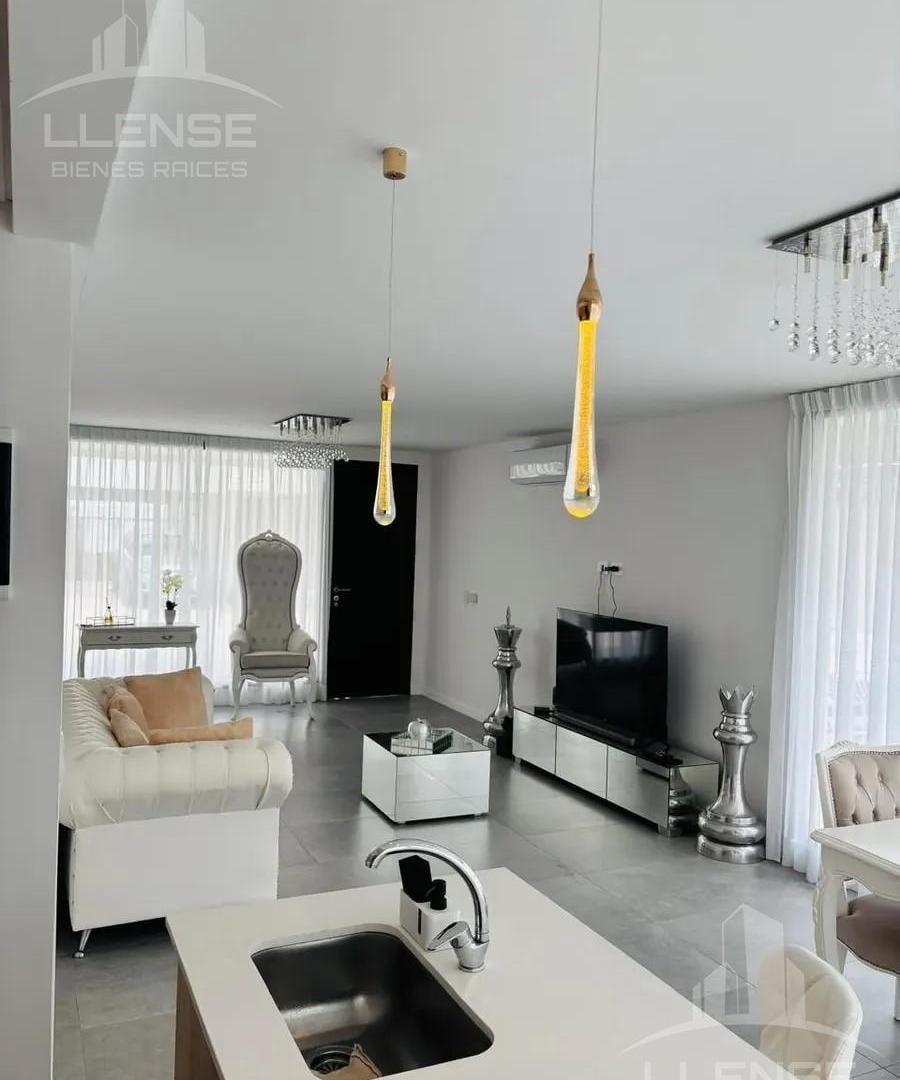 Foto de Casa 4 ambientes con 2 cocheras en Alquiler Amoblado - Bosques de, imagen 3