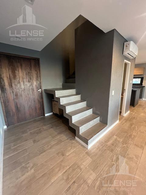 Foto de Casa 5 ambientes en venta - ALQUILADA - APTA CREDITO - Barrio San Juan, imagen 3