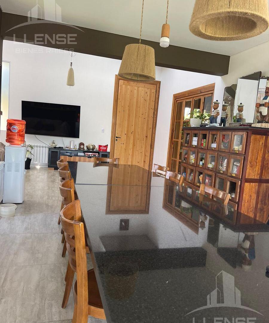 Foto de Casa 5 ambientes en dos plantas en venta - APTA CREDITO - Barrancas de, imagen 5