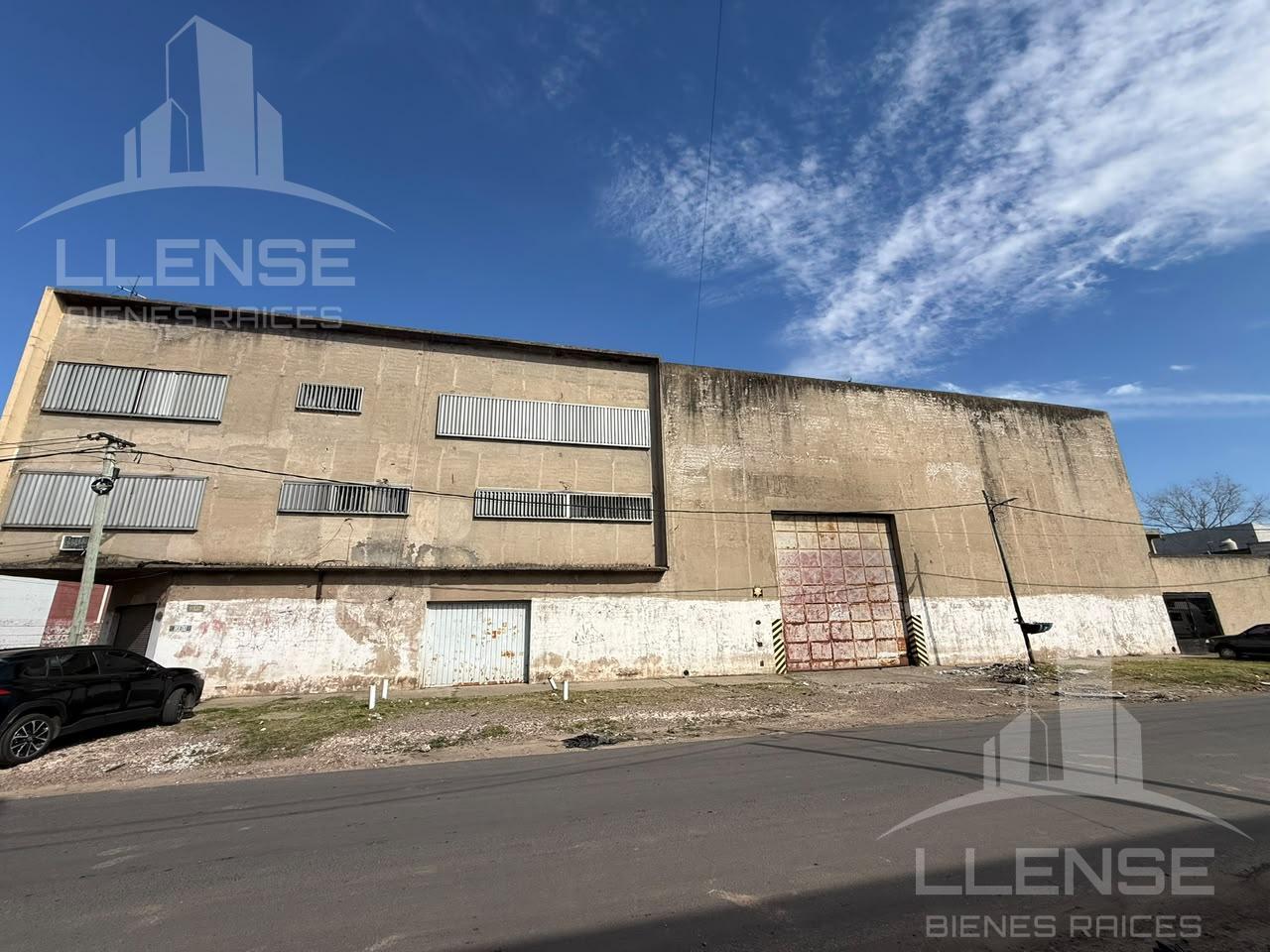 Foto de GALPÓN INDUSTRIAL de 2800M2 EN VENTA Y ALQUILER – BOEDO 1602 - Bernal, imagen 1