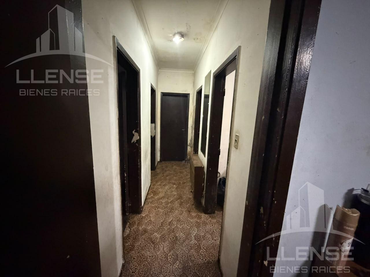 Foto de Casa 4 ambientes sobre lote de 343m2 en a reciclar en venta en Ezpeleta, imagen 5