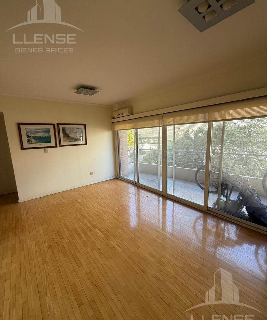 Foto de Departamento 2 ambientes, balcón al frente, cochera cubierta, en venta, imagen 1