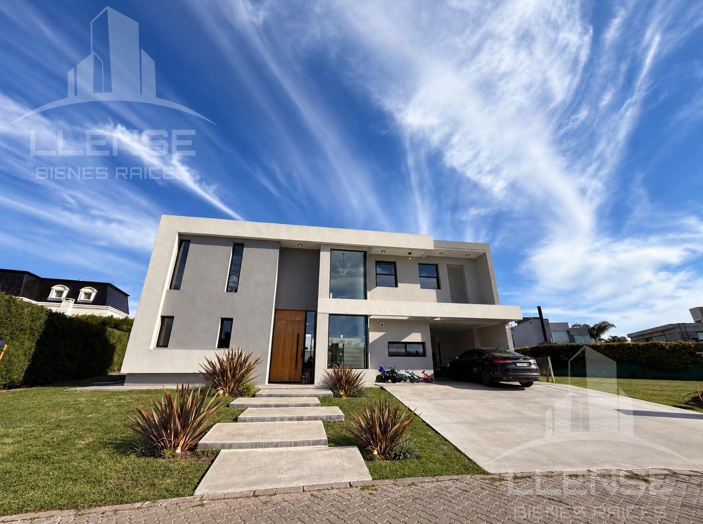 Foto de Casa de categoría 5 ambientes en 2 plantas a estrenar en venta - Hudson, imagen 1