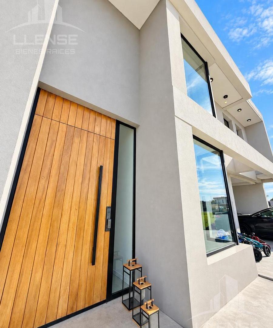 Foto de Casa de categoría 5 ambientes en 2 plantas a estrenar en venta - Hudson, imagen 3