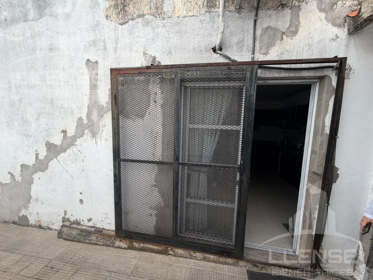 Foto de 3 Casas en venta ideal inversor en una misma propiedad - Quilmes oeste, imagen 4