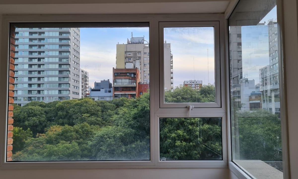 Lindísimo Departamento con Vista a Verde y Plaza 3