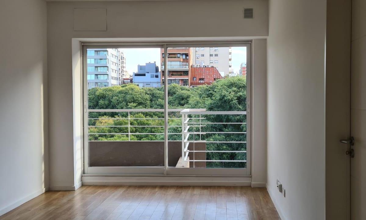 Lindísimo Departamento con Vista a Verde y Plaza 2