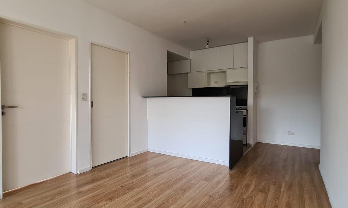 Lindísimo Departamento con Vista a Verde y Plaza 2