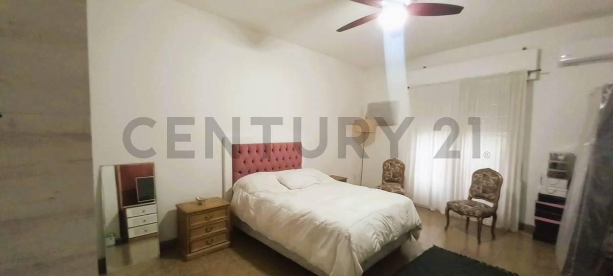 Venta 2 PH Primer Piso por Escalera y Galpón. Tigre Centro 2