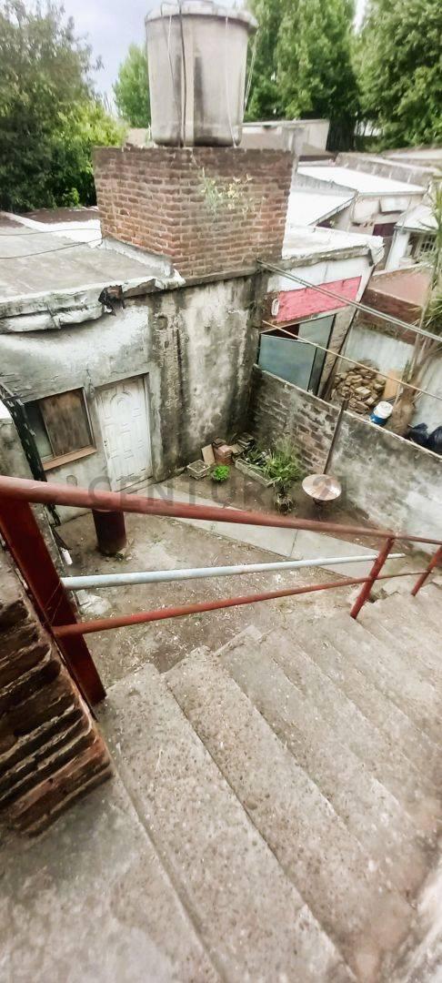 Venta 2 PH Primer Piso por Escalera y Galpón. Tigre Centro 4