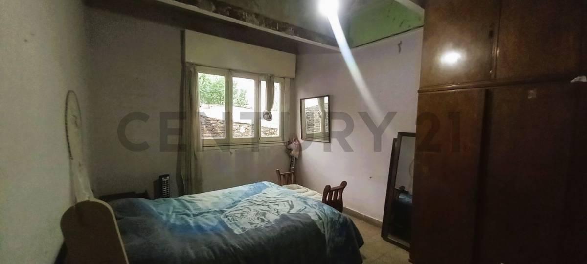 Venta 2 PH Primer Piso por Escalera y Galpón. Tigre Centro 5