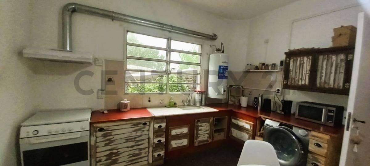 Venta 2 PH Primer Piso por Escalera y Galpón. Tigre Centro 3