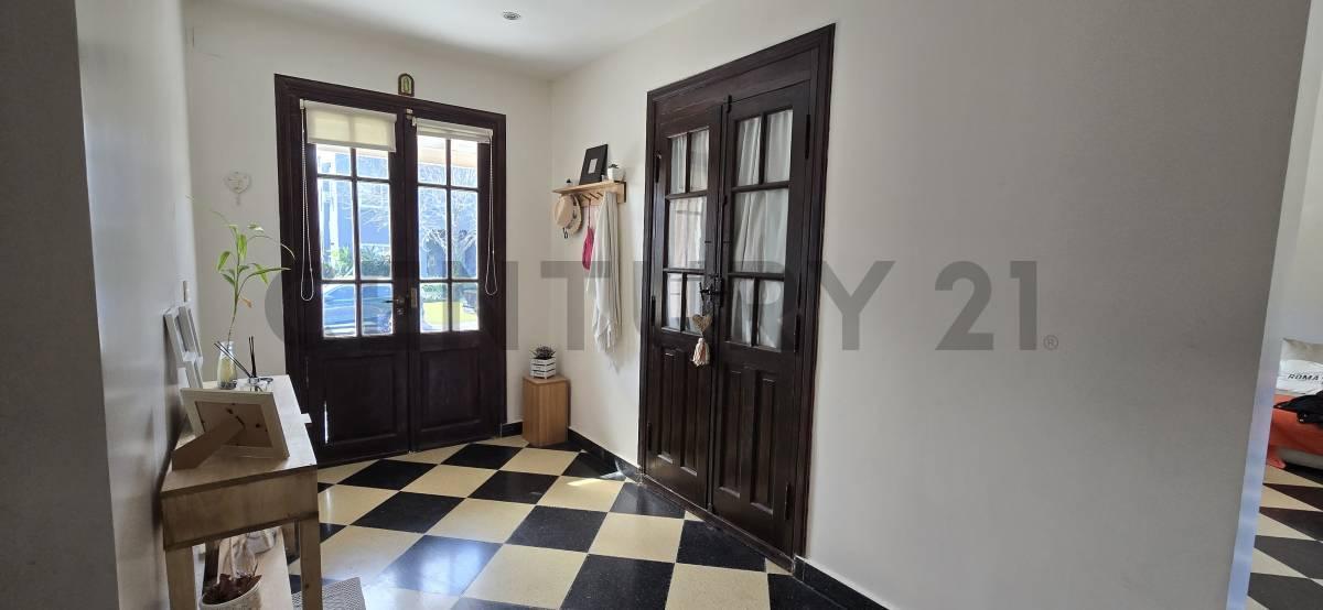 Foto de Venta de casa 7 ambientes en Barrio Santa Barbara - Tigre, imagen 3