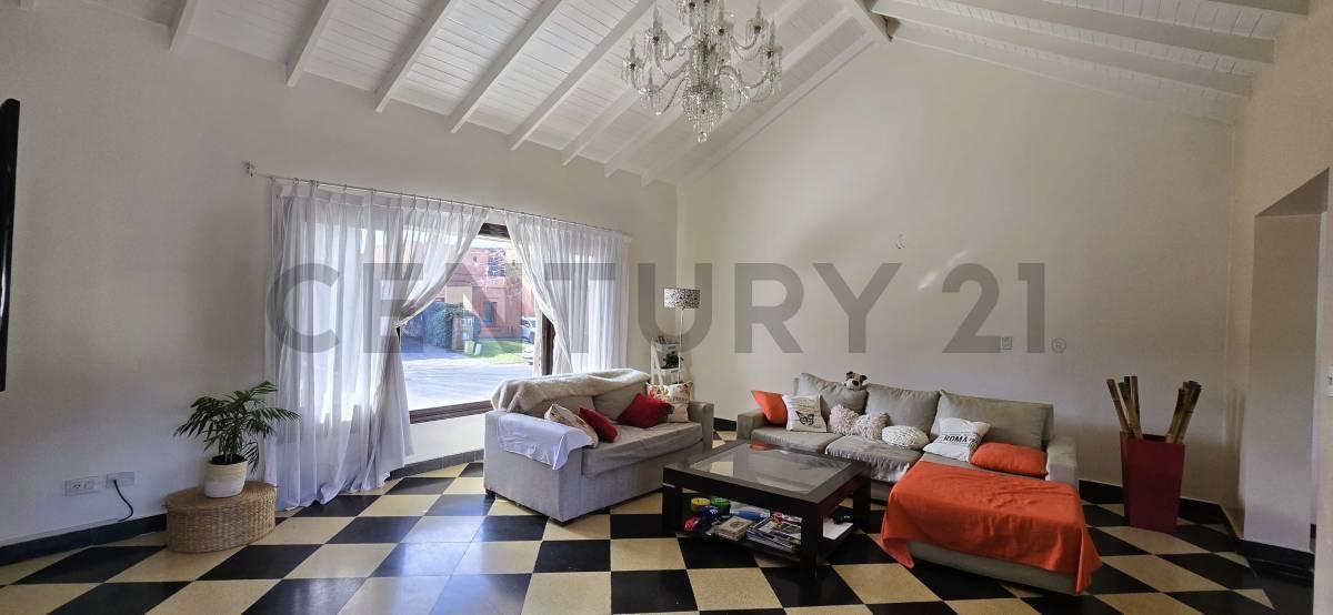 Foto de Venta de casa 7 ambientes en Barrio Santa Barbara - Tigre, imagen 1