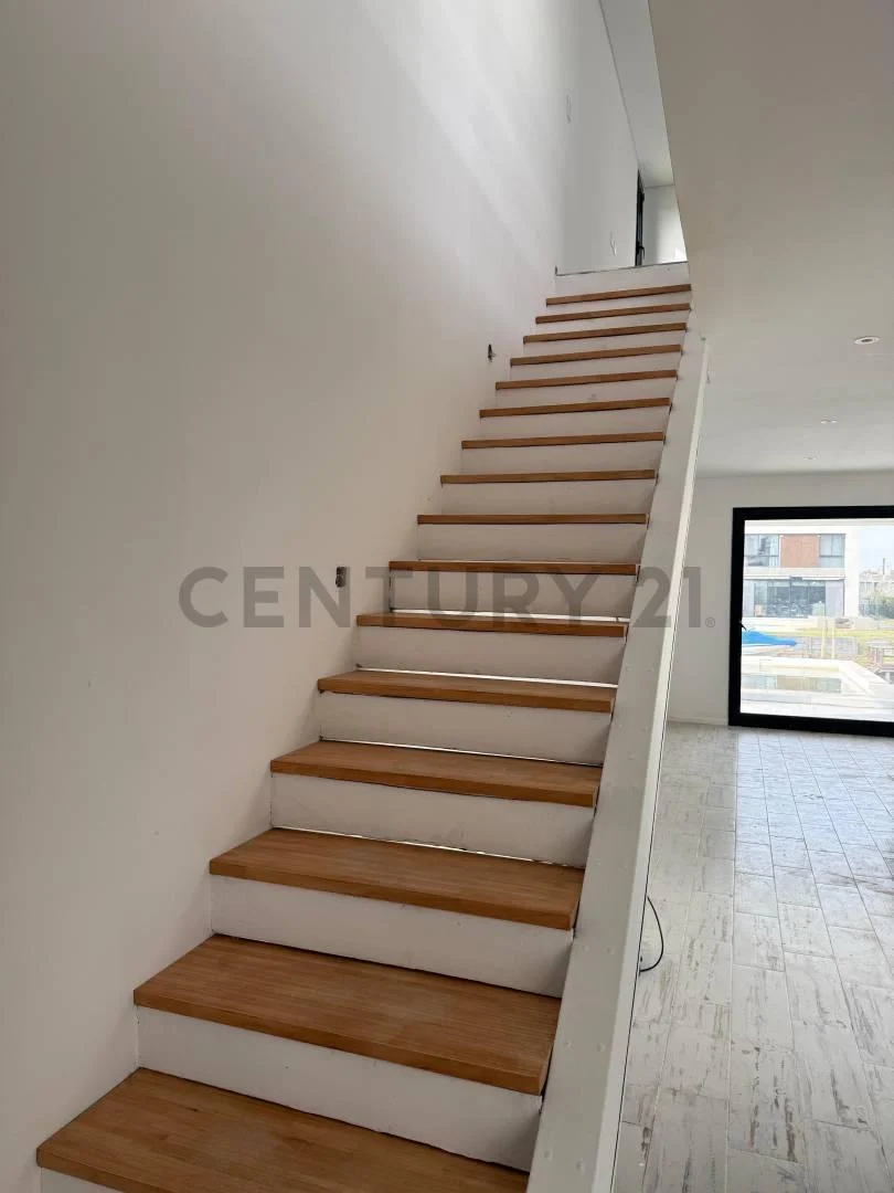 Casa 5 ambientes al rio en venta , Barrio Nautico Canal Villanueva