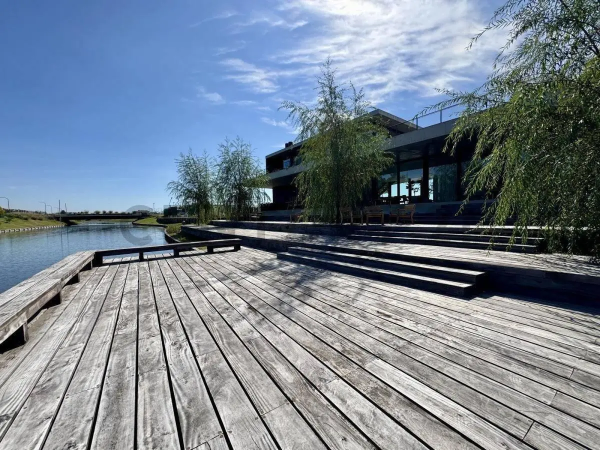 Venta Lote a la laguna central Barrio Puentes Nordelta 3