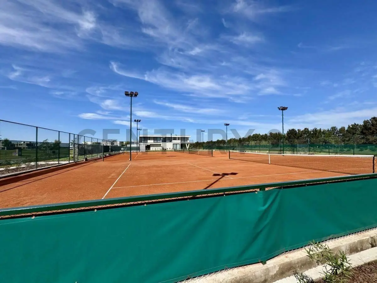 Venta Lote a la laguna central Barrio Puentes Nordelta 4