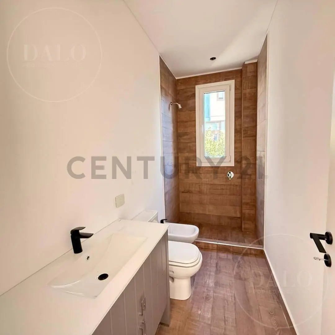 Divina casa a estrenar en venta en Virazón Nordelta Tigre  – 6 ambientes, 4 suites , vista al lago y 5