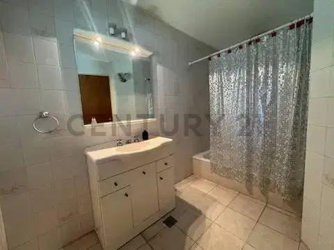 Casa en Alquiler – Country Club Banco Provincia | 5 Ambientes | Lote con Gran Jardín, Piscina y Quin 2