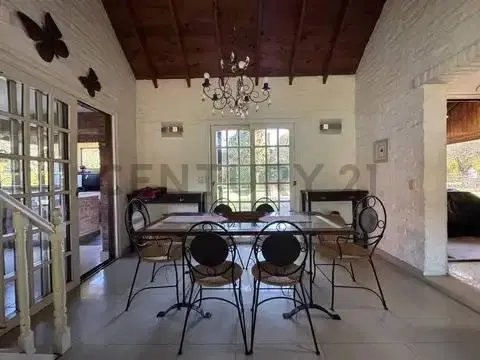 Casa en Alquiler – Country Club Banco Provincia | 5 Ambientes | Lote con Gran Jardín, Piscina y Quin 3