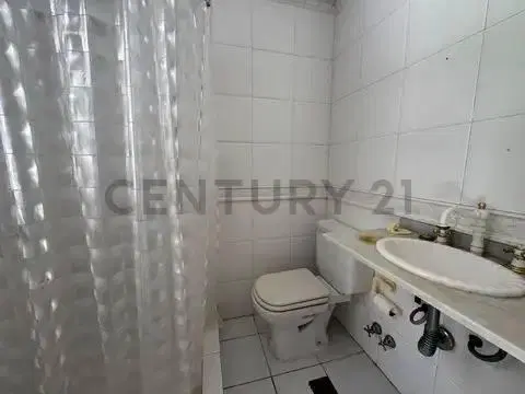 Casa en Alquiler – Country Club Banco Provincia | 5 Ambientes | Lote con Gran Jardín, Piscina y Quin 4