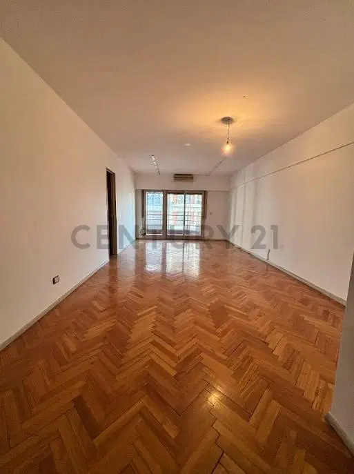 Exclusivo departamento en Las Cañitas. Piso alto, súper luminoso y con seguridad 24 hs 2