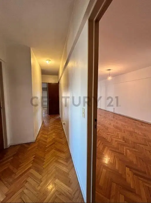 Exclusivo departamento en Las Cañitas. Piso alto, súper luminoso y con seguridad 24 hs 5