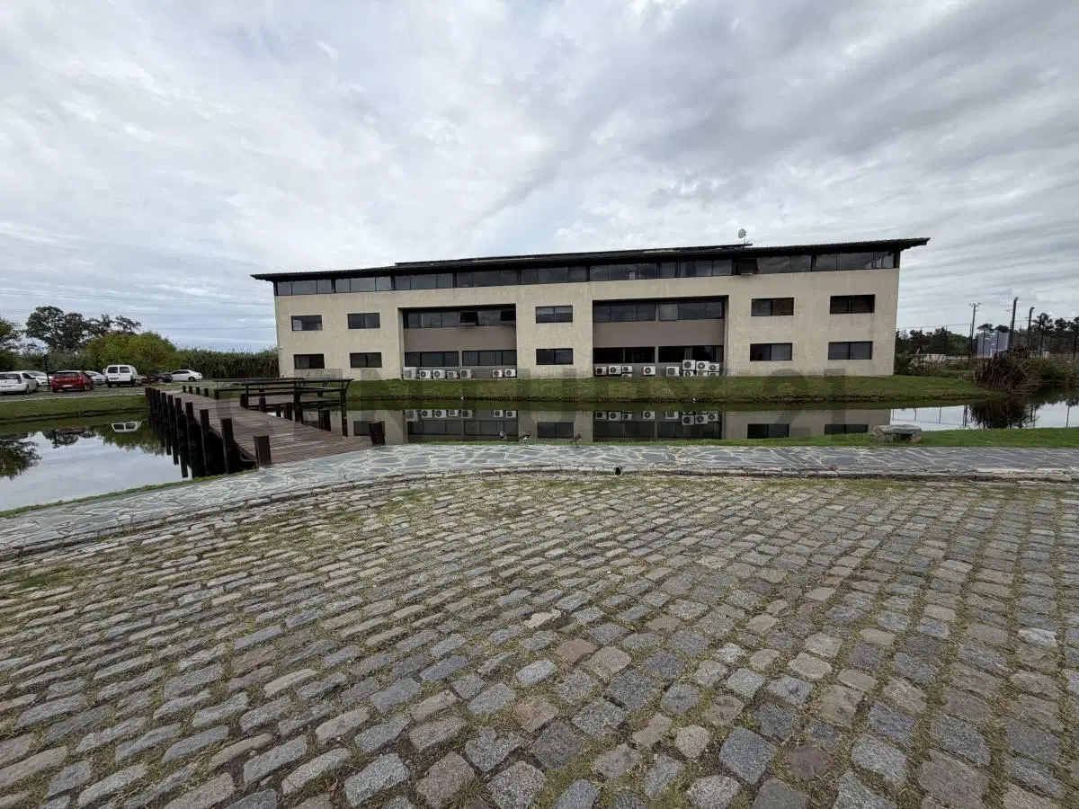 Oficina en Alquiler – Riviera Park, Benavídez | Vista a la Laguna | Ubicación Estratégica -  Tigre, 2