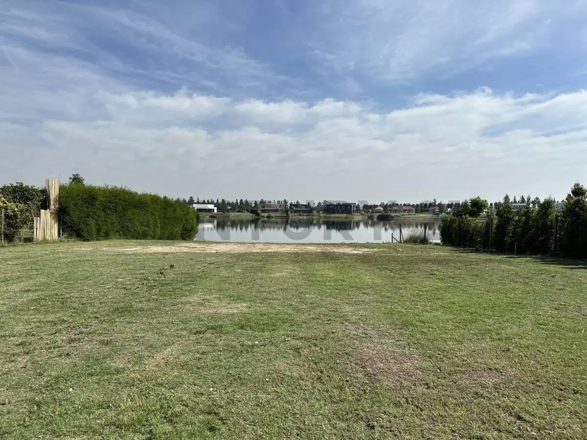 Lote al agua en venta/Barrio San Gabriel, Villanueva 5