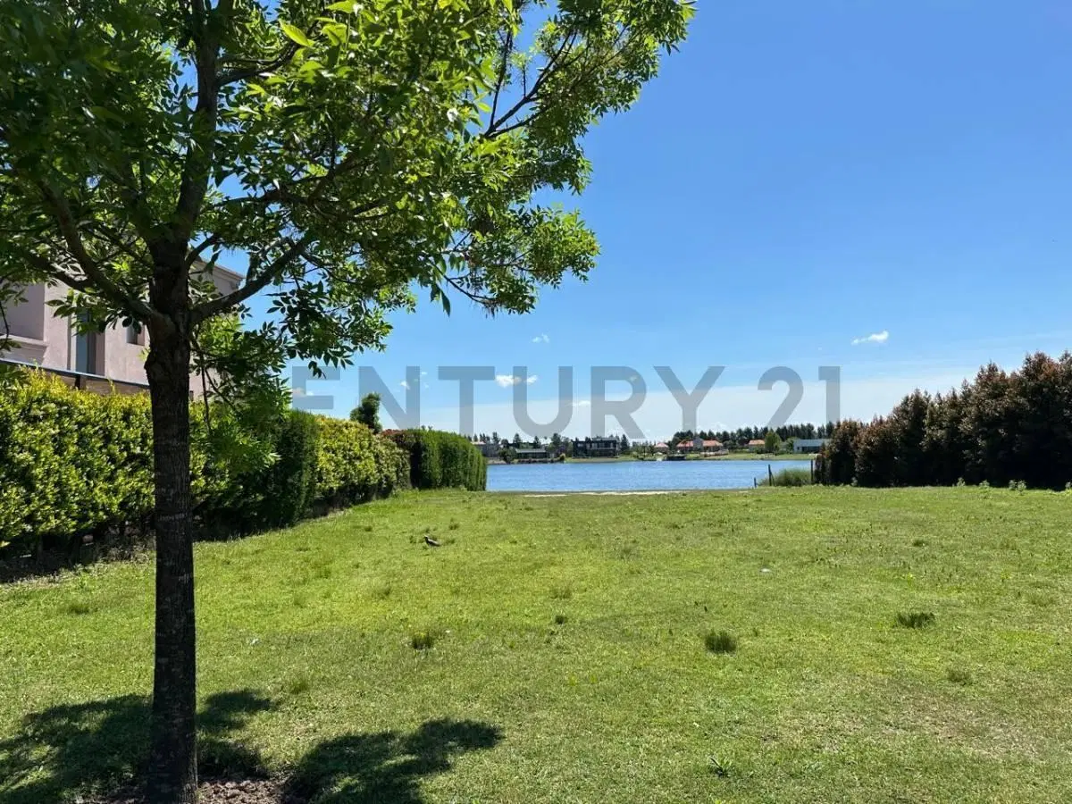 Lote al agua en venta/Barrio San Gabriel, Villanueva 3