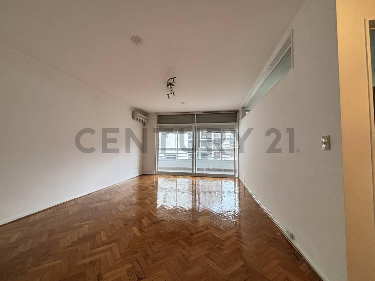 Foto de Departamento 3 ambientes con cochera en Belgrano a 1 cuadra de Av, imagen 1