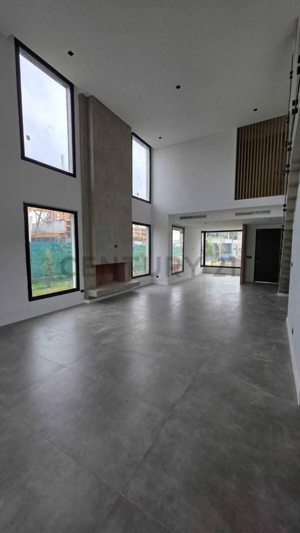 Foto de Casa a Estrenar en Puentes Nordelta, 7 Ambientes con Pileta que da al, imagen 4