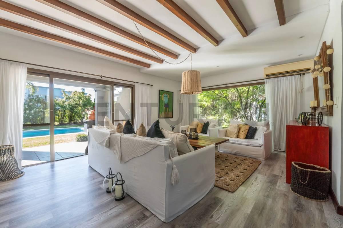 Foto de OPORTUNIDAD! Bajo de Precio ! Exclusiva casa en cul de sac en Venta 5, imagen 5