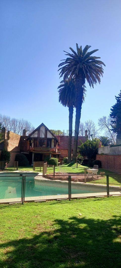 Foto de Venta casa 5 amb y depto 3 amb , piscina y jardín. Florida, imagen 2