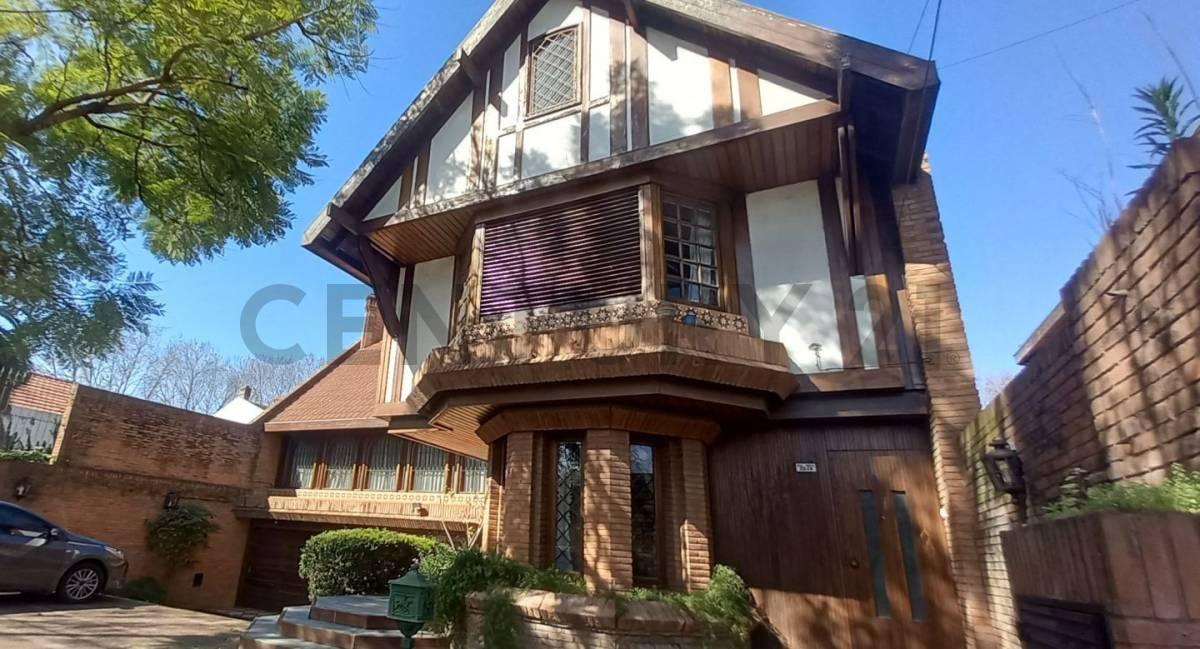 Foto de Venta casa 5 amb y depto 3 amb , piscina y jardín. Florida, imagen 1