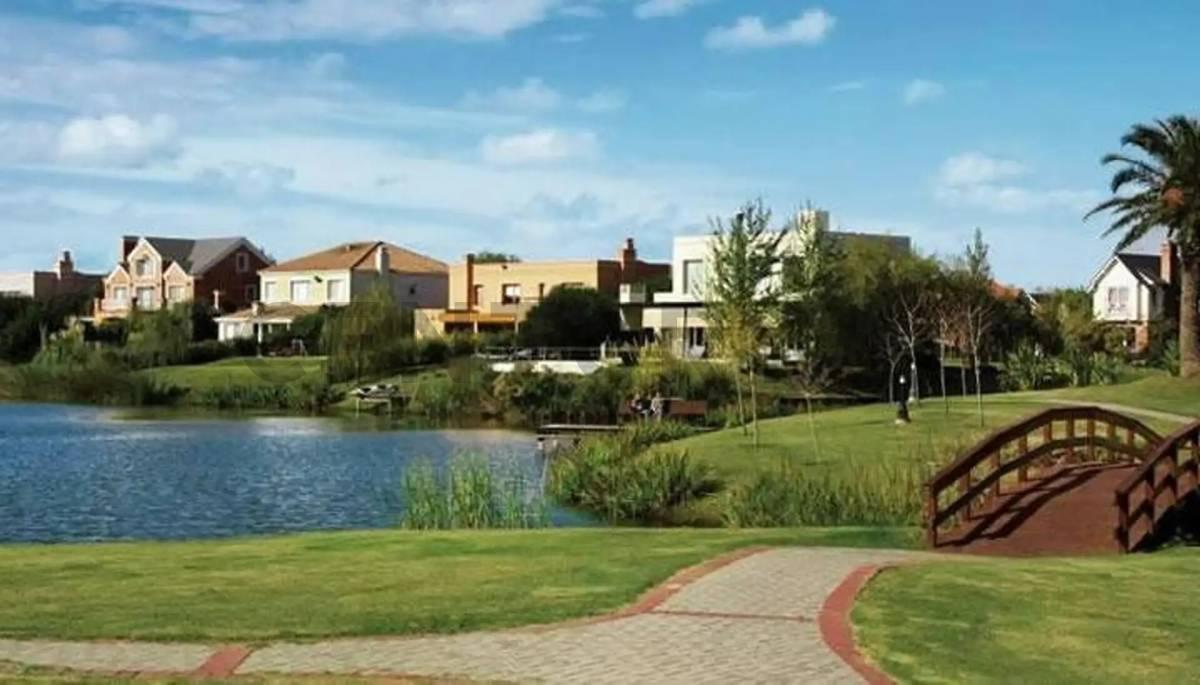 Foto de Venta Lote a la laguna central Barrio Puentes Nordelta, imagen 5