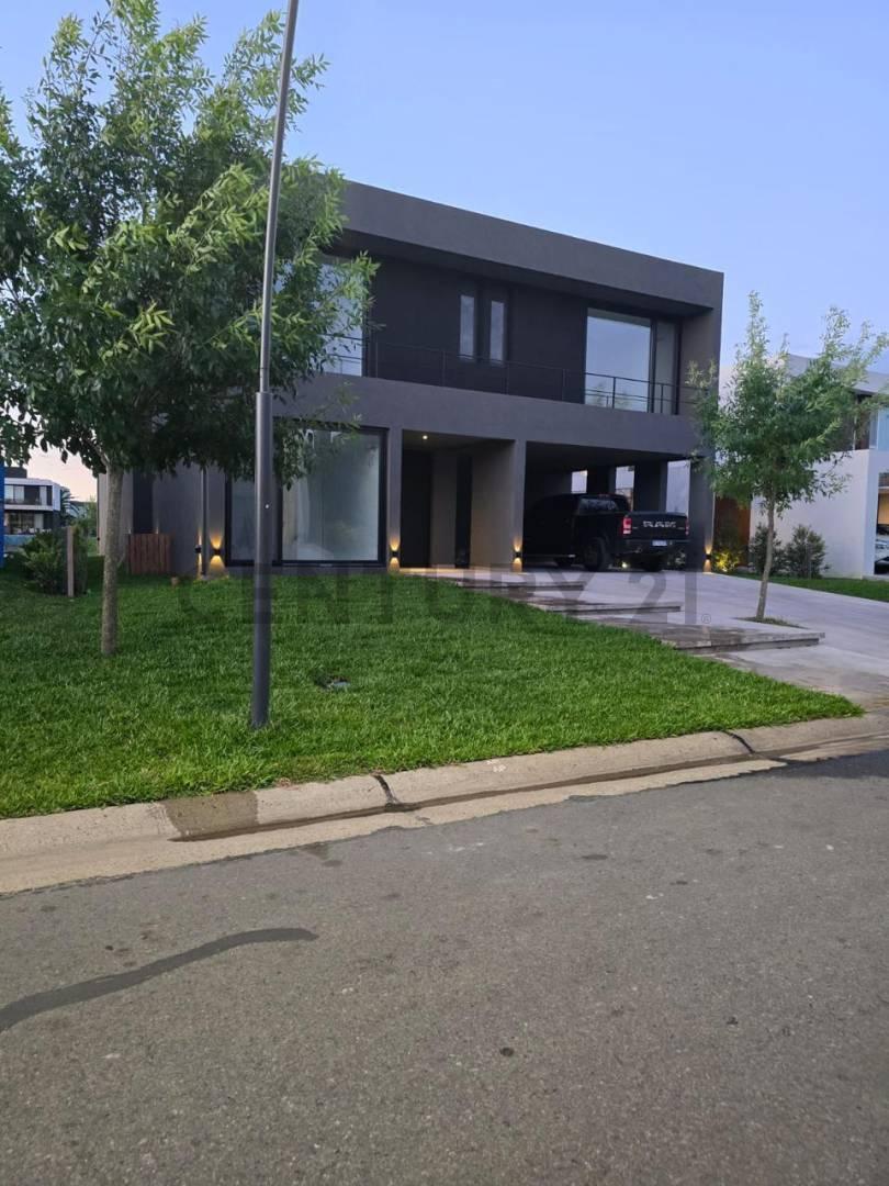 Foto de Venta Casa a estrenar 6 ambientes a la LAGUNA B. Carpinchos - Nordelta, imagen 3