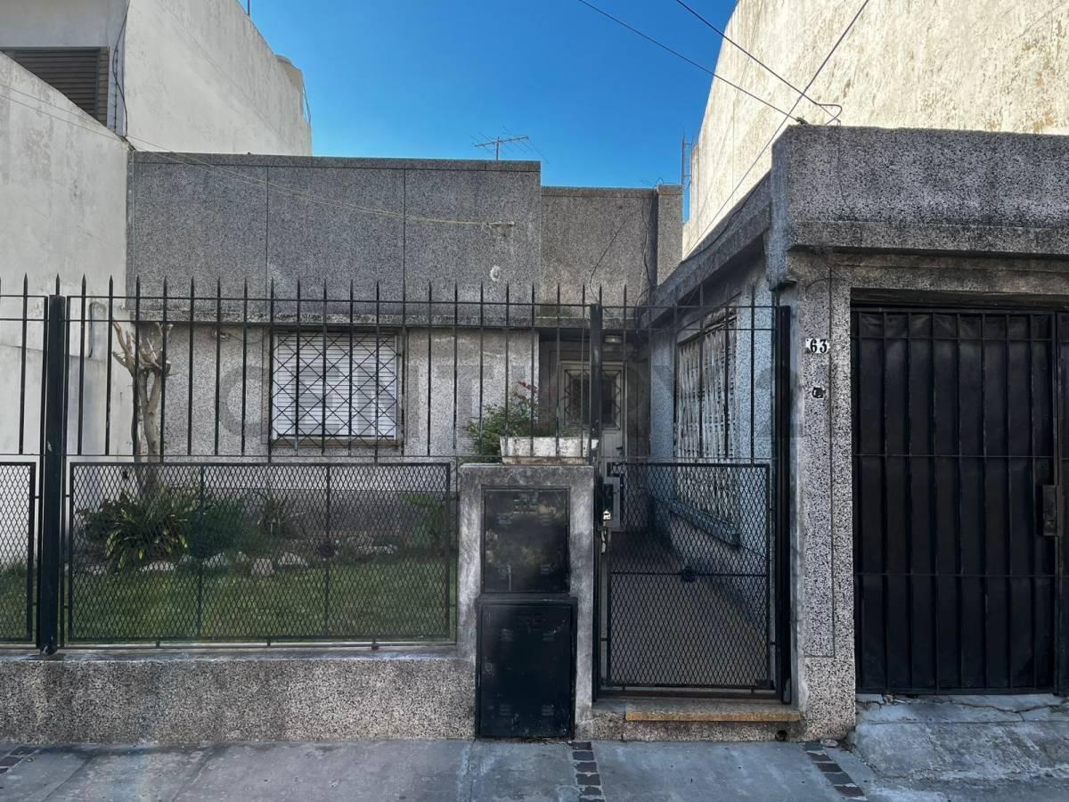 Foto de Venta de dos casas a reciclar en Villa Dominico. Avellaneda., imagen 2