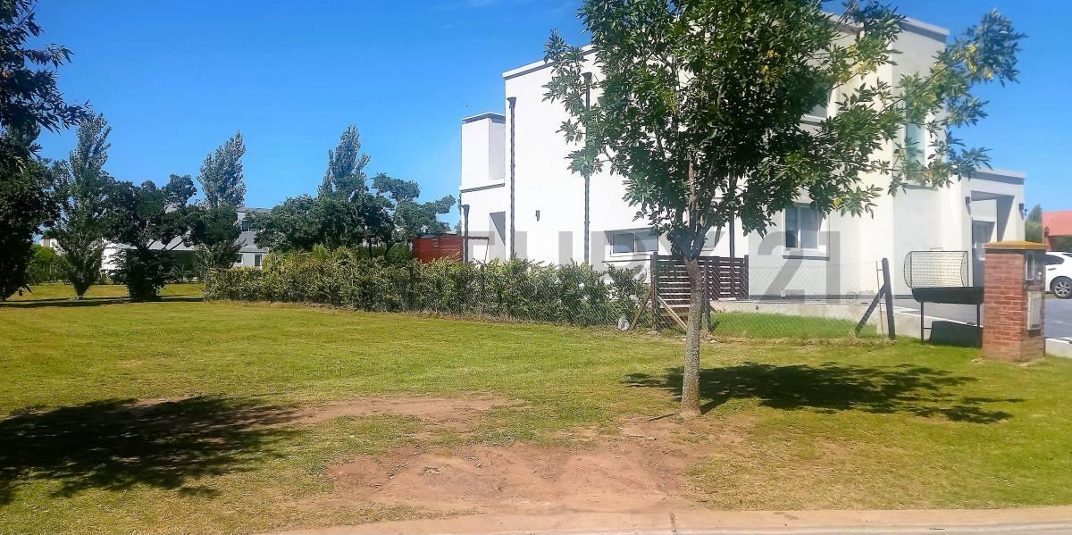 Foto de Venta Lote en cul de sac Barrio Santa Guadalupe - Pilar del Este, imagen 3