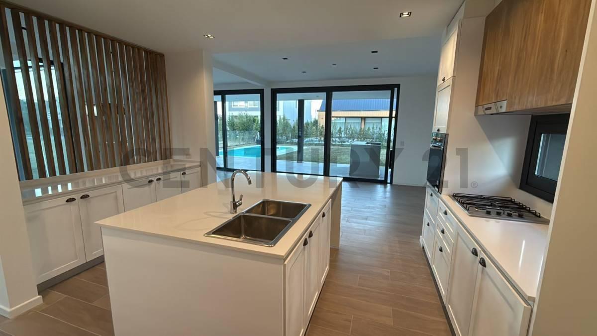 Foto de Venta Casa 5 amb con dependencia A ESTRENAR!!! Barrio Castaños Nordelta, imagen 5