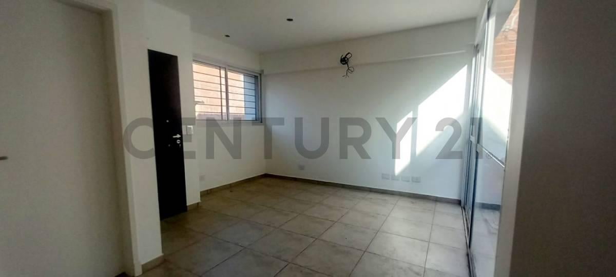 Foto de Dúplex 2 ambientes con jardín y cochera en Tigre centro, imagen 4