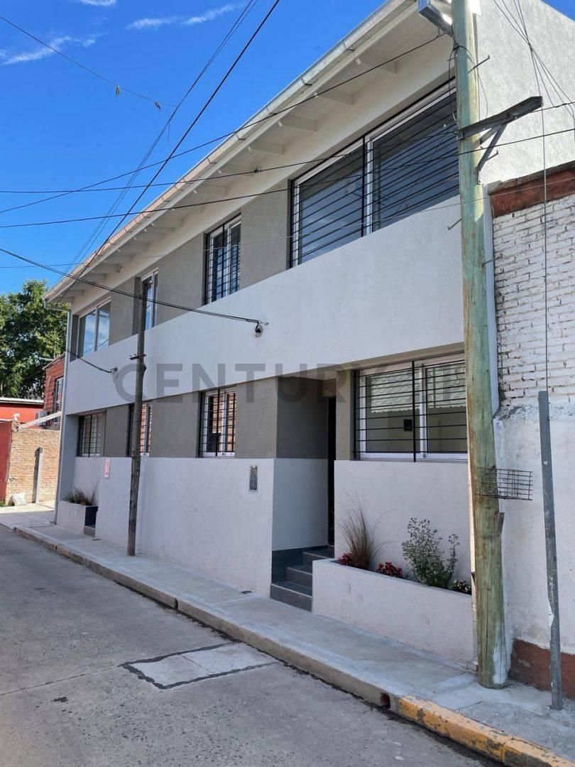 Foto de Dúplex 2 ambientes con jardín y cochera en Tigre centro, imagen 1